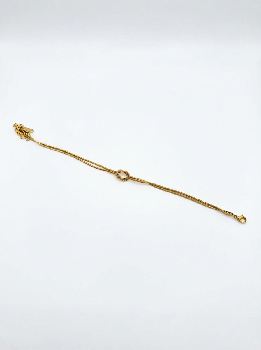 Tie bracelet