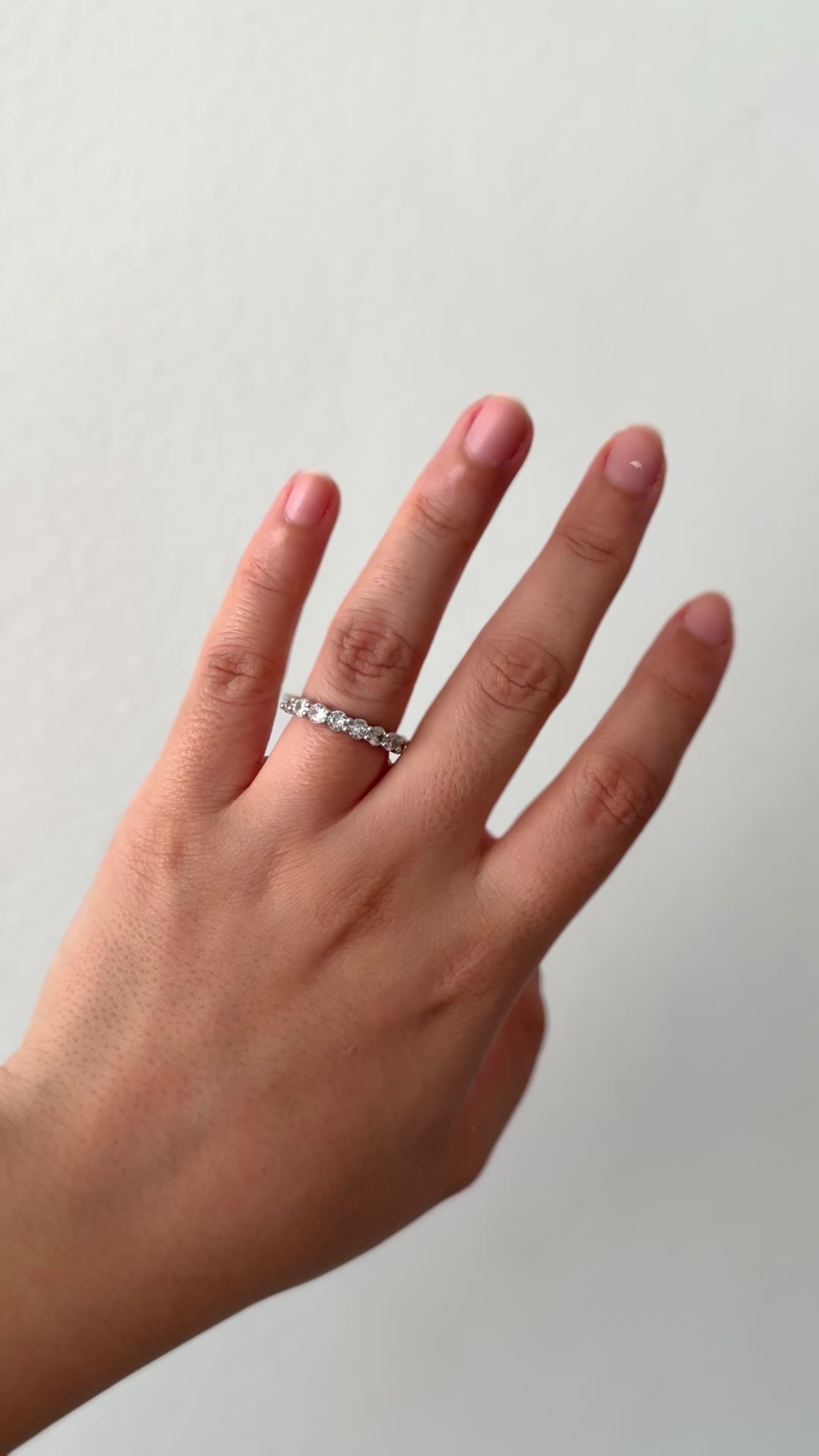 Tennis ring in silver